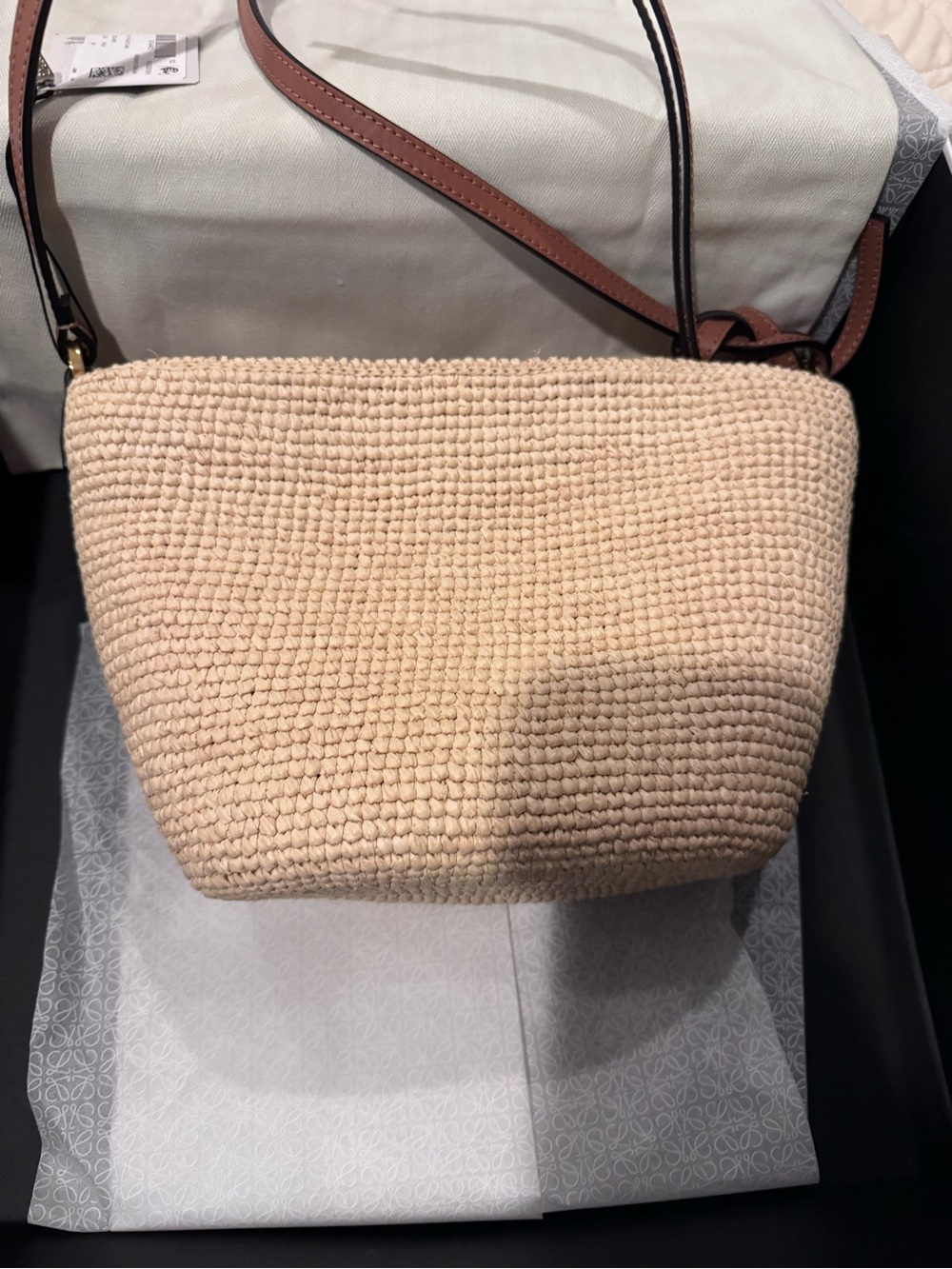 Loewe Slit pochette bag in raffia and calfskin- NEW with tags and box - Picture 5 of 10